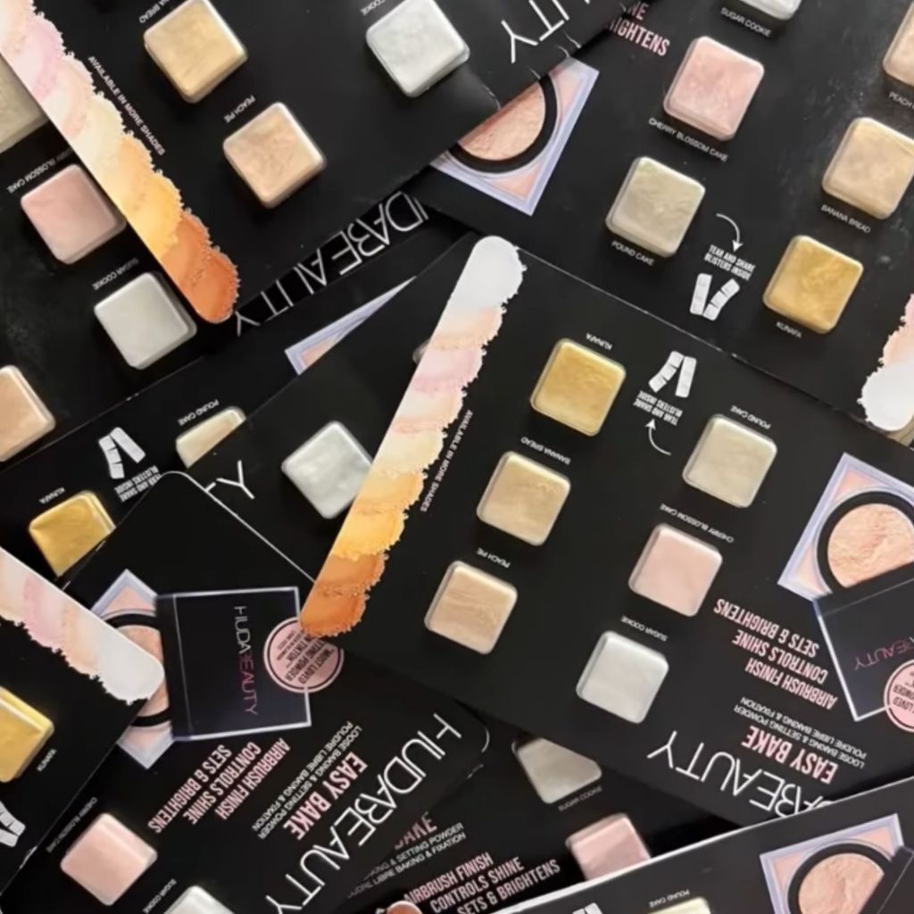 Huda Beauty Easy Bake Loose Baking & Setting Powder Swatch Card